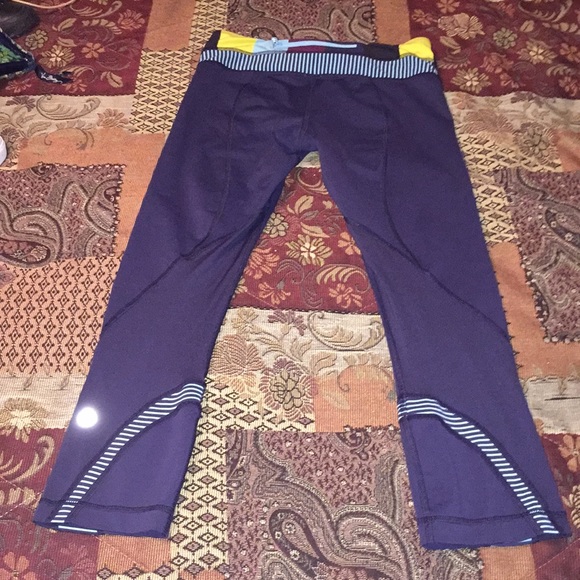 ⭐️Lululemon cropped leggings - Picture 4 of 5